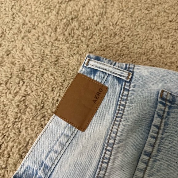 Aeropostale Light Wash Straight Leg Jeans - Size 4 Short - Picture 3 of 6